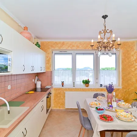 Francesca Apartmanlakása Daire
